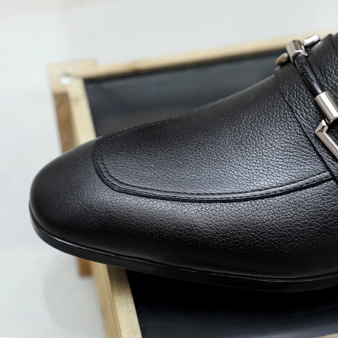 Men's shoes 💰460 🔥Ferragamo's new men's casual slip-on shoes🇨🇳Official website original 1:1 mold, original quality💯Fine workmanship, high-end luxury☘The upper is made of imported Italian first-layer cowhide🌴Luxurious water dyeing🐂Leather lining🍓Rubber wear-resistant and non-slip outsole, breathable and comfortable to wear🍍The first choice for high-grade men, 5 colors available! Code number 38-44 (45.46. Customized)